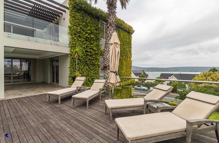 6 Bedroom Property for Sale in Myburgh Park Western Cape